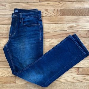 Never worn - Old Navy Men’s dark navy jeans. 30x32